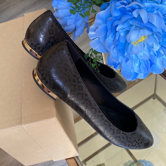 Authentic Burberry flat shoes - Picture 11 of 13